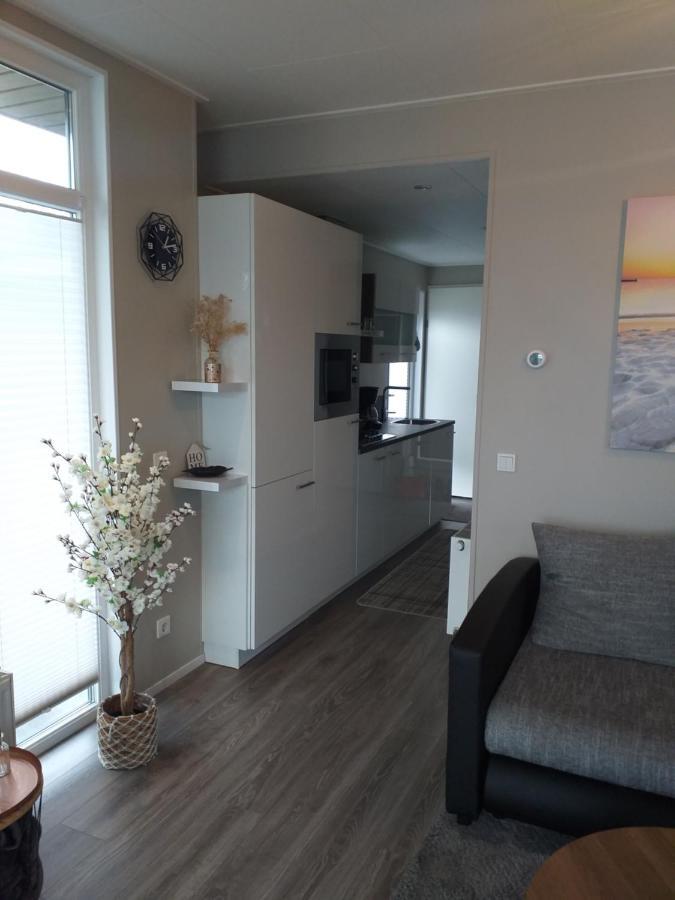 Ferienhaus / Chalet / Bungalow Am See, Holland, Niederlande, Lathum Bagian luar foto